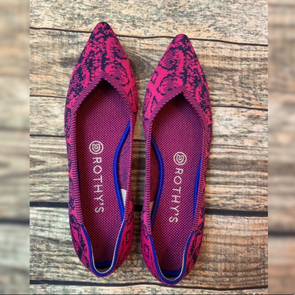 ❌sold❌ Rothy’s fuchsia navy snake points